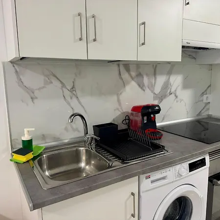 Sunny Poolside In Americas Διαμέρισμα *