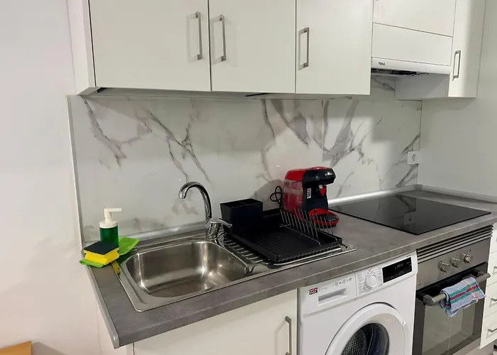 Sunny Poolside In Americas Διαμέρισμα *