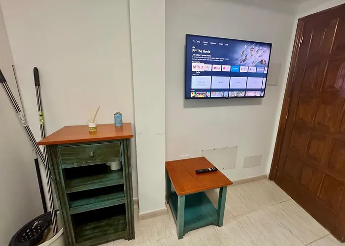 Sunny Poolside In Américas * Costa Adeje (Tenerife)