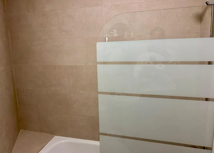 Sunny Poolside In Americas Lägenhet *